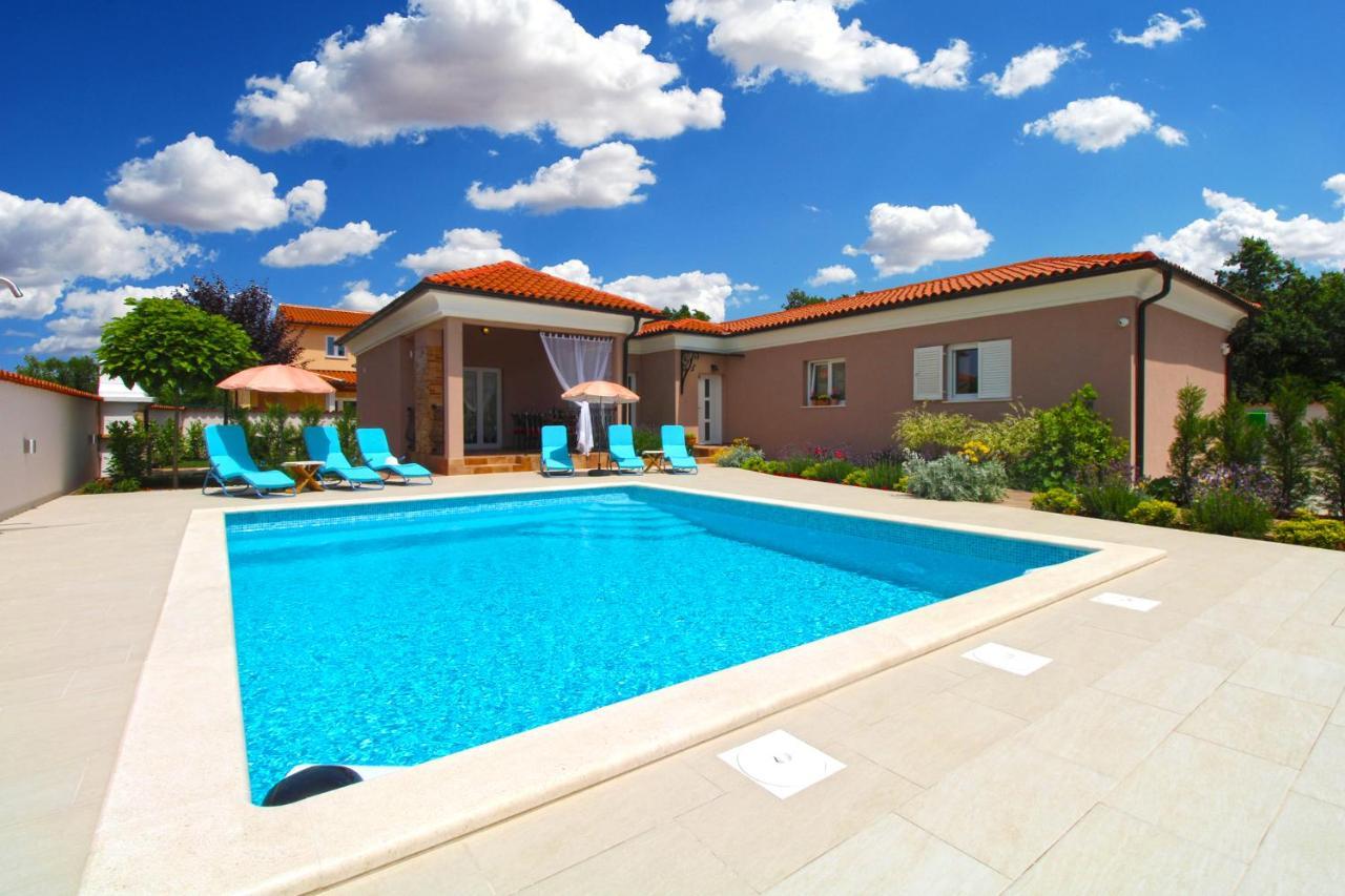 Villa Olgica 2269 プーラ エクステリア 写真